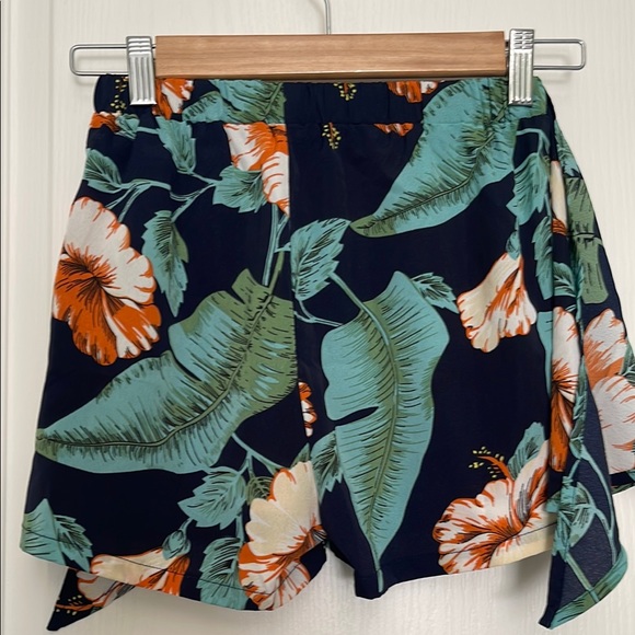 Girls’ Floral Black & Green Tie-Front Shorts – Size 11-12Y - Picture 5 of 5